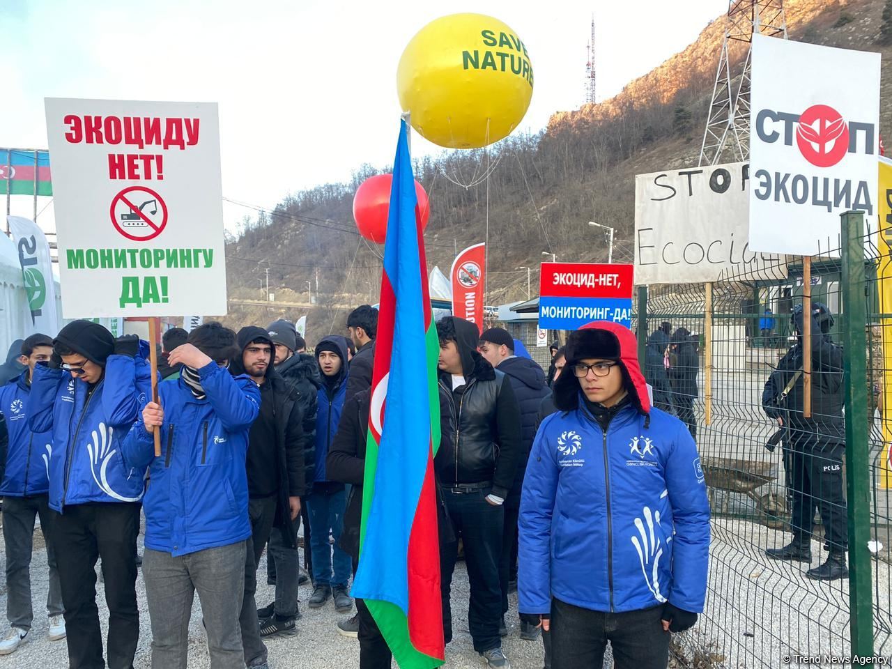 Xankəndi-Laçın yolu: Aksiyaya vətəndaş dəstəyi artır (FOTO)