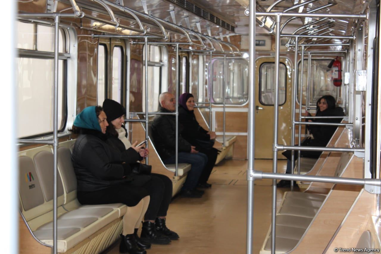 Yeni istifadəyə verilən Xocəsən stansiyasından FOTOREPORTAJ