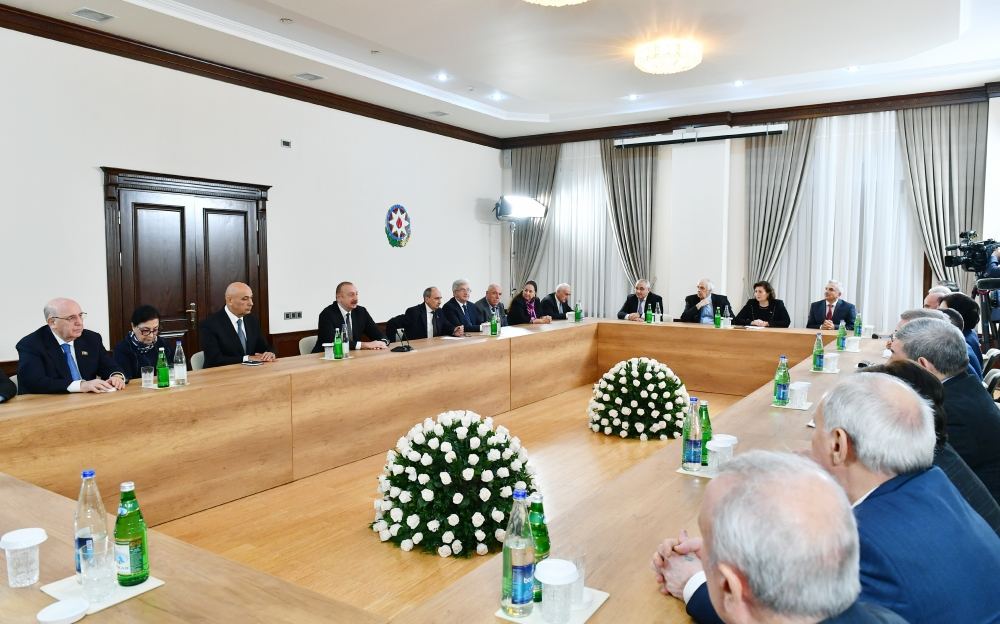 Prezident İlham Əliyev Qərbi Azərbaycan İcmasının inzibati binasında yaradılan şəraitlə tanış olub (FOTO/VİDEO) (YENİLƏNİB)