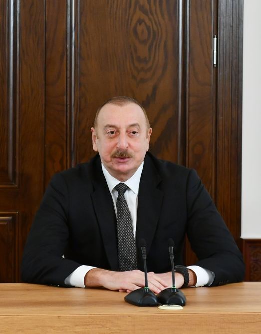 Prezident İlham Əliyev Qərbi Azərbaycan İcmasının inzibati binasında yaradılan şəraitlə tanış olub (FOTO/VİDEO) (YENİLƏNİB)