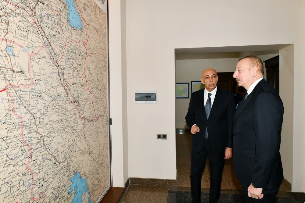 Prezident İlham Əliyev Qərbi Azərbaycan İcmasının inzibati binasında yaradılan şəraitlə tanış olub (FOTO/VİDEO) (YENİLƏNİB)