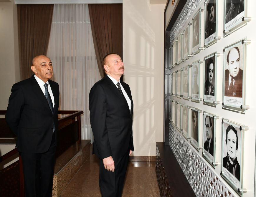 Prezident İlham Əliyev Qərbi Azərbaycan İcmasının inzibati binasında yaradılan şəraitlə tanış olub (FOTO/VİDEO) (YENİLƏNİB)
