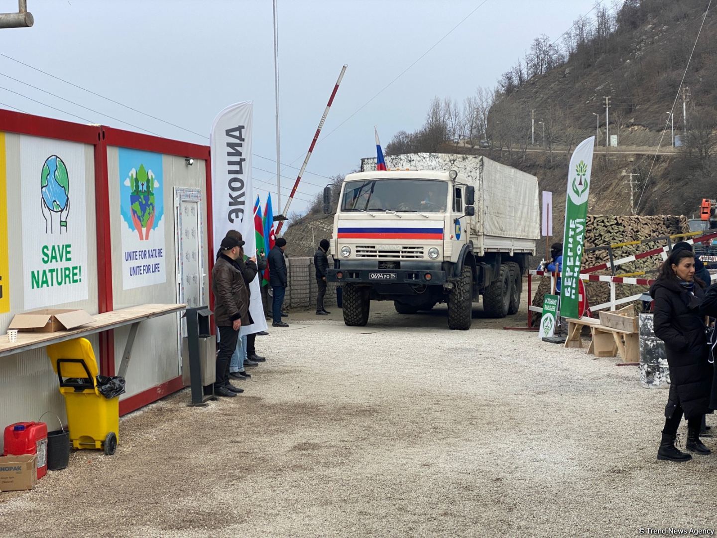 Sülhməramlılara məxsus çadır və konteynerlər sökülərək aparılıb (FOTO)