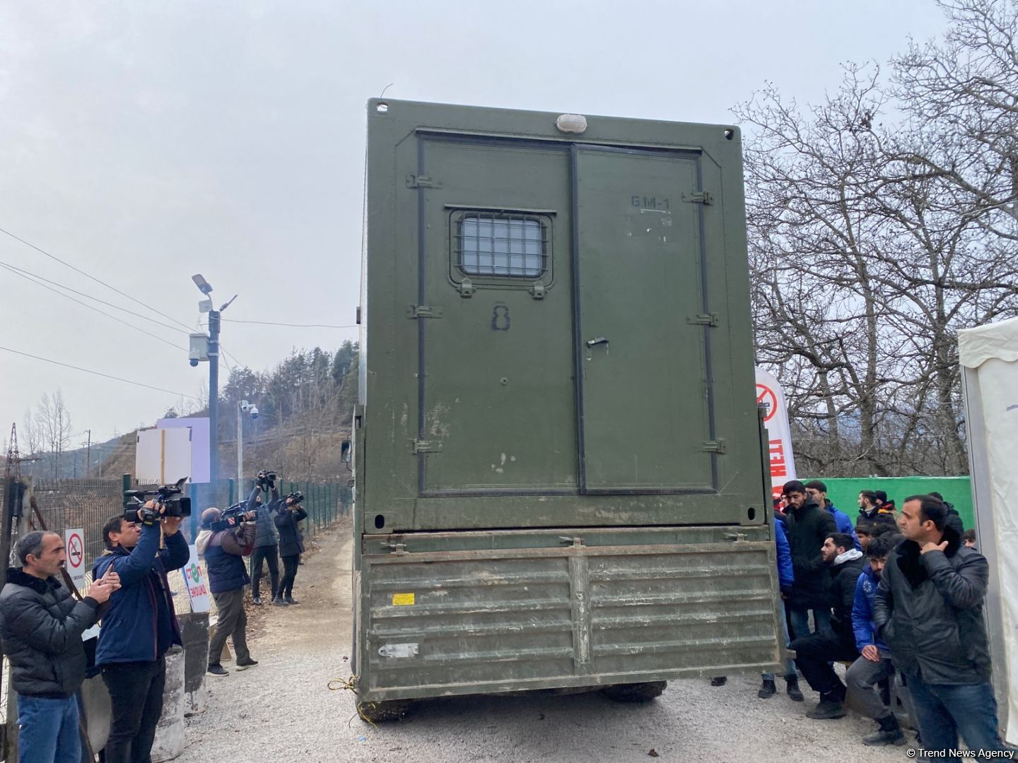 Sülhməramlılara məxsus çadır və konteynerlər sökülərək aparılıb (FOTO)