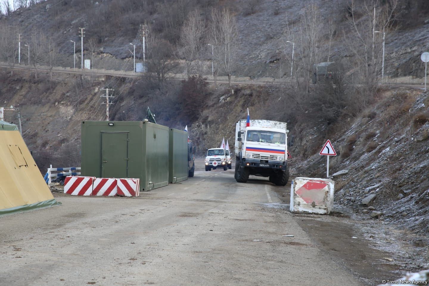 BQXK-nın daha üç avtomobili Laçın yolundan maneəsiz hərəkət edib (FOTO/VİDEO)
