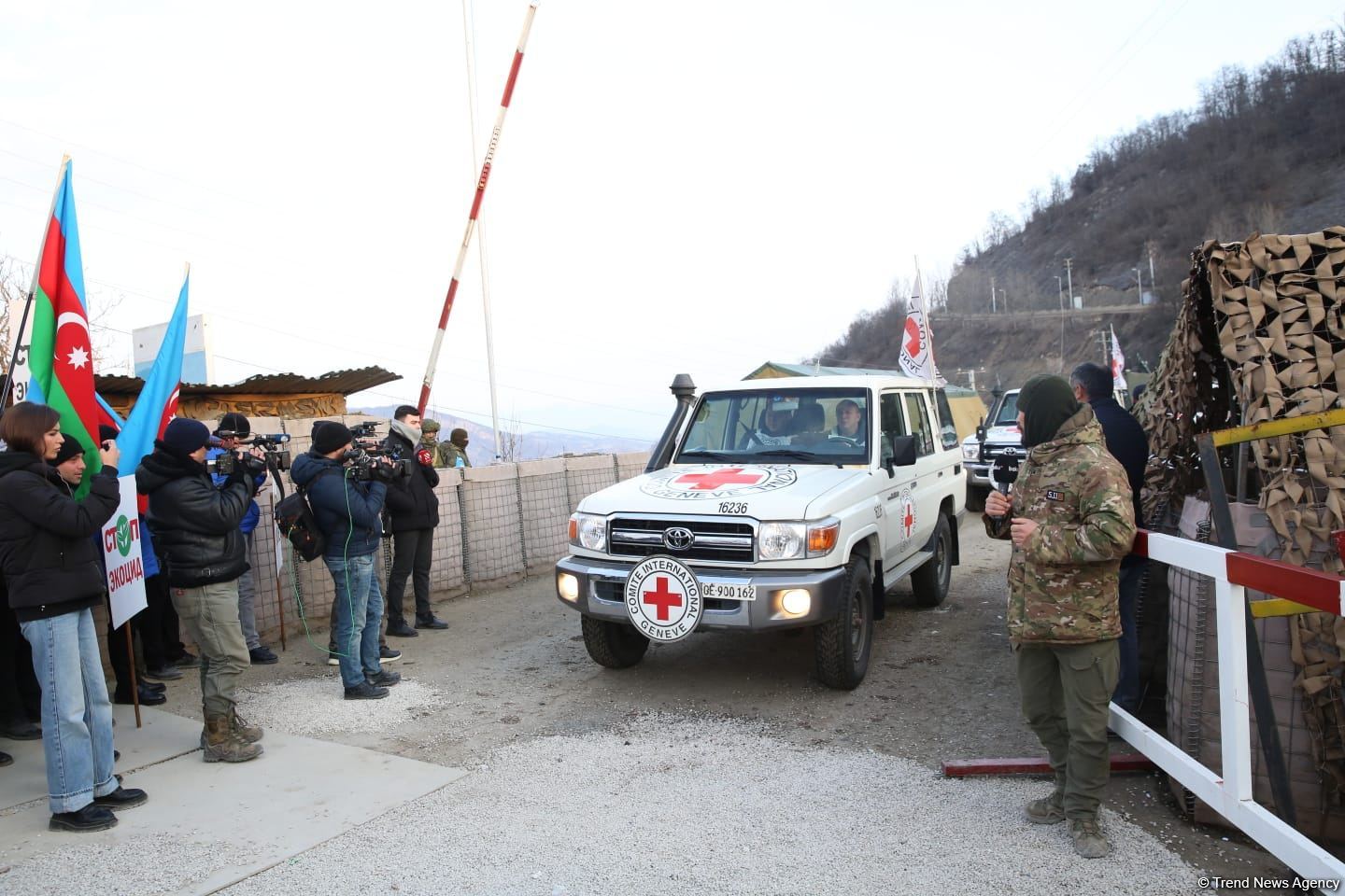 BQXK-nın daha üç avtomobili Laçın yolundan maneəsiz hərəkət edib (FOTO/VİDEO)