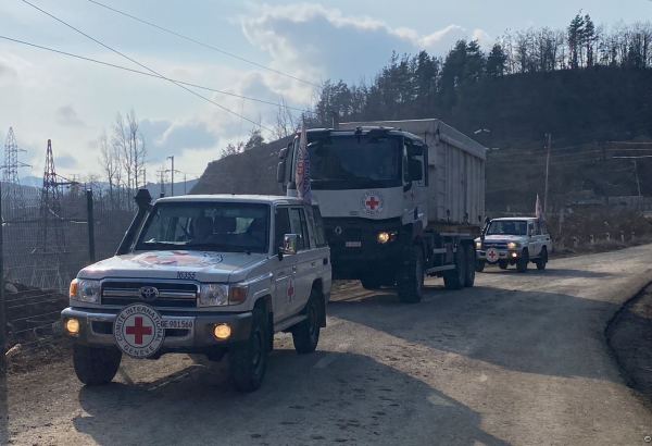 BQXK-nın daha üç avtomobili Laçın yolundan maneəsiz hərəkət edib (FOTO/VİDEO)