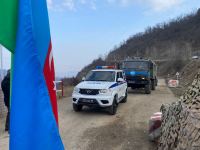 Sülhməramlılara aid təminat avtomobilləri növbəti dəfə Laçın yolundan keçdi (FOTO/VİDEO)