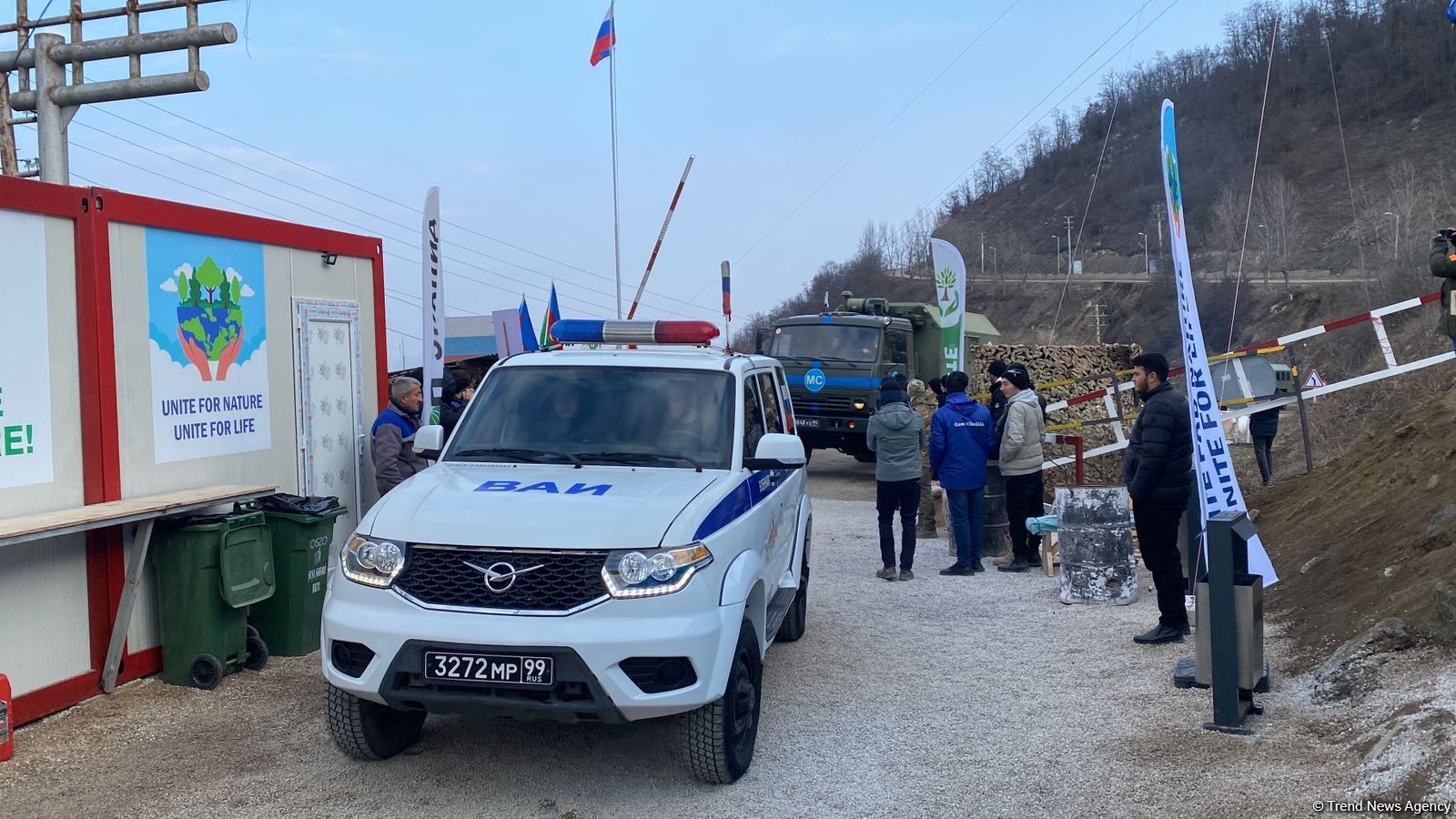 Sülhməramlılara aid təminat avtomobilləri növbəti dəfə Laçın yolundan keçdi (FOTO/VİDEO)