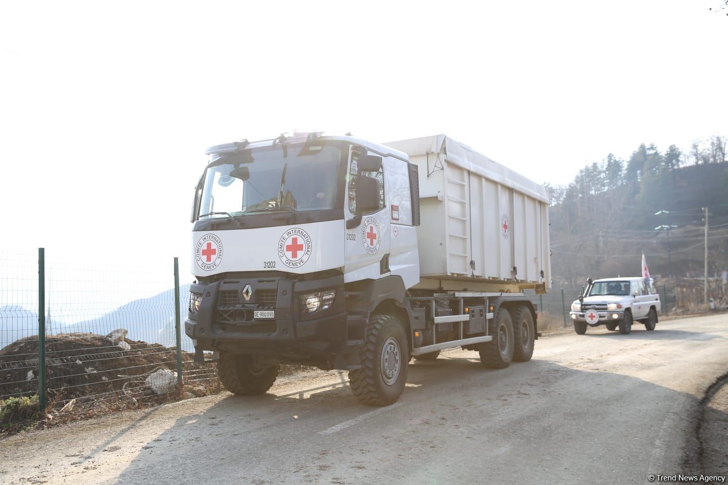 BQXK-nın daha üç avtomobili Laçın yolundan maneəsiz hərəkət edib (FOTO/VİDEO)