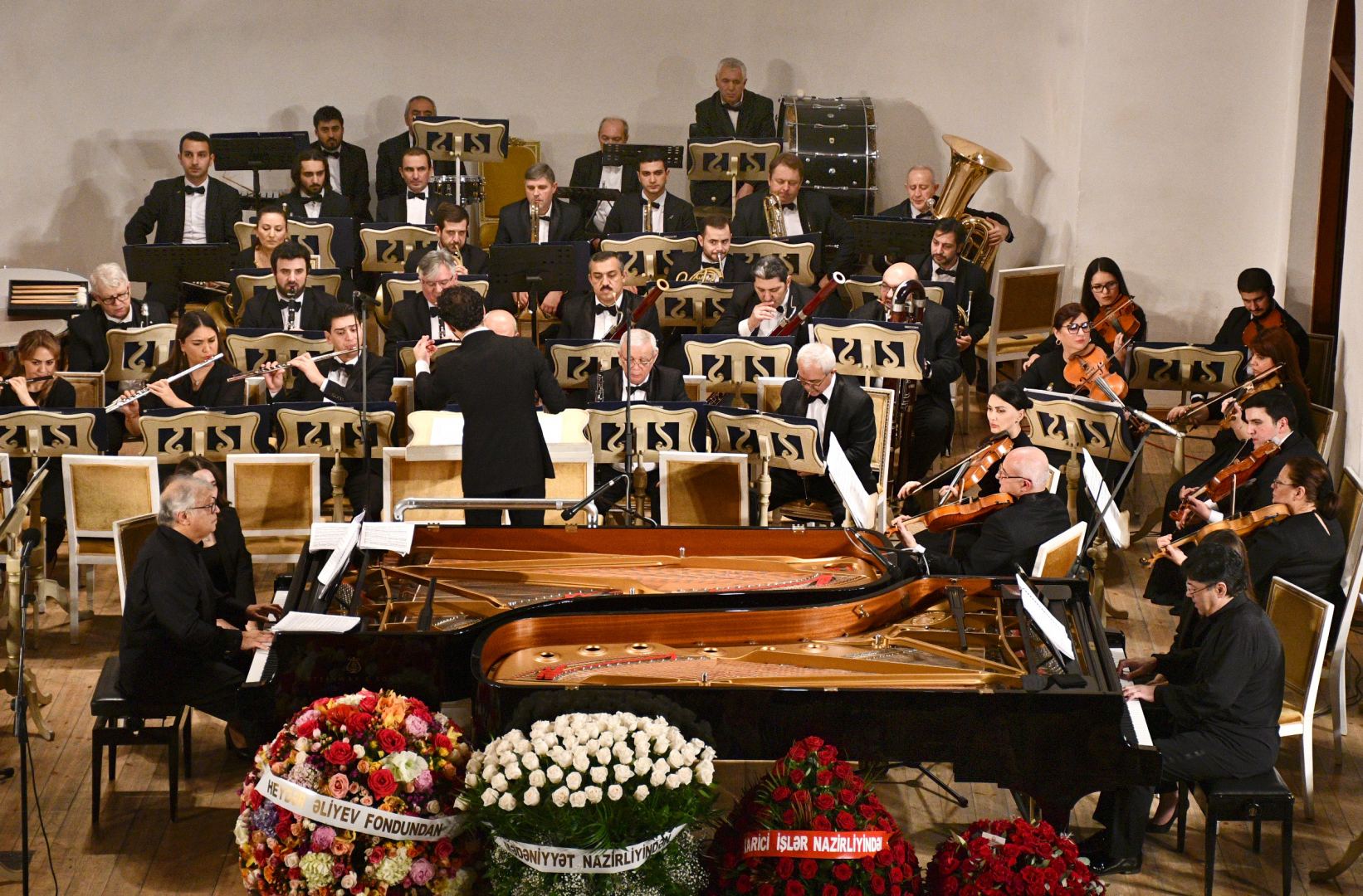 Filarmoniyada Fərhad Bədəlbəyli və Murad Adıgözəlzadənin konserti olub (FOTO/VİDEO)