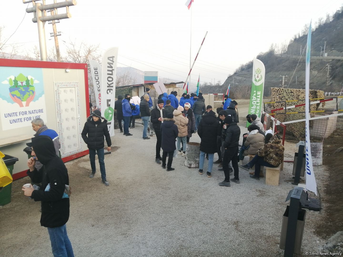 Laçın yolunda etiraz aksiyası davam edir (FOTO)