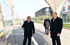 Prezident İlham Əliyev Bakı Ağ Şəhərdə görülən işlərlə tanış olub, Qarabağ Atları Kompleksinin təməlini qoyub (FOTO/VİDEO) (YENİLƏNİB)