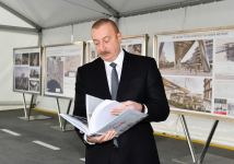 Prezident İlham Əliyev Bakı Ağ Şəhərdə görülən işlərlə tanış olub, Qarabağ Atları Kompleksinin təməlini qoyub (FOTO/VİDEO) (YENİLƏNİB)