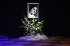 İlk azərbaycanlı qadın teatr rejissorunun yubileyi qeyd edilib (FOTO)