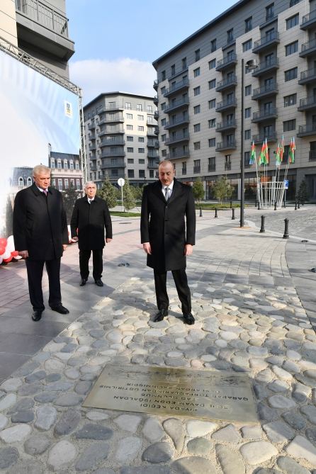 Prezident İlham Əliyev Bakı Ağ Şəhərdə görülən işlərlə tanış olub, Qarabağ Atları Kompleksinin təməlini qoyub (FOTO/VİDEO) (YENİLƏNİB)