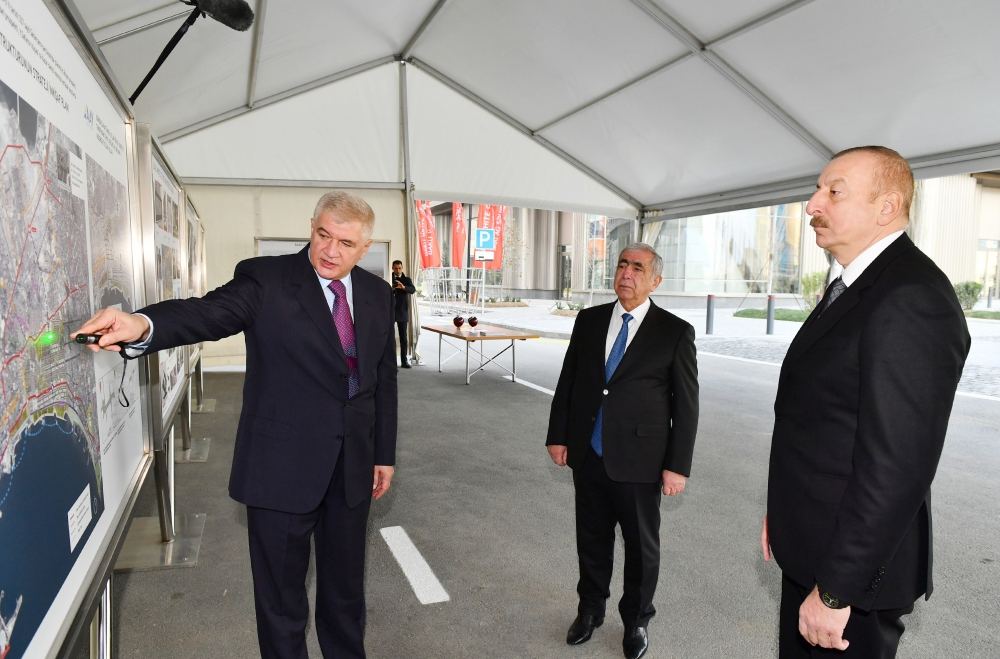 Prezident İlham Əliyev Bakı Ağ Şəhərdə görülən işlərlə tanış olub, Qarabağ Atları Kompleksinin təməlini qoyub (FOTO/VİDEO) (YENİLƏNİB)