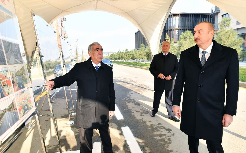 Prezident İlham Əliyev Bakı Ağ Şəhərdə görülən işlərlə tanış olub, Qarabağ Atları Kompleksinin təməlini qoyub (FOTO/VİDEO) (YENİLƏNİB)