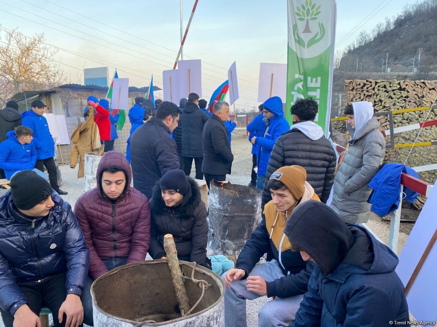Laçın yolunda etiraz aksiyası davam edir (FOTO)