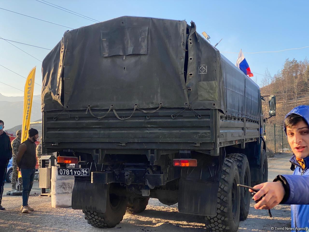 Laçın yolundan sülhməramlılara aid daha 2 təminat avtomobili keçib (FOTO)