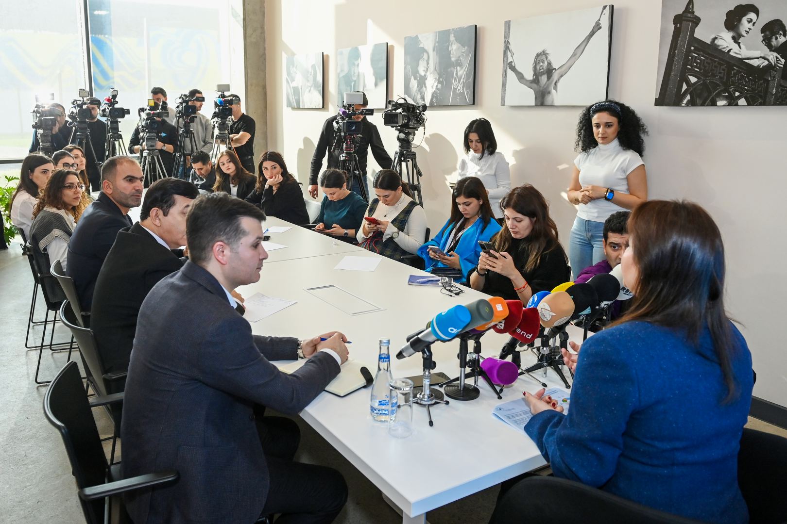 DOST İnklüziv İnkişaf və Yaradıcılıq Mərkəzində ilin yekunlarına dair mətbuat konfransı keçirilib (FOTO)