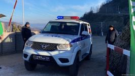 Sülhməramlılara məxsus minik avtomobilinin  Laçın yolundan maneəsiz keçidinə şərait yaradılıb (FOTO/VİDEO)