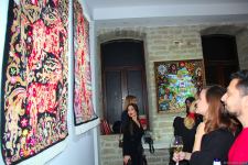 İçərişəhər Qarabağ xalçaları ilə - Yeni il gözəl əhval-ruhiyyə ilə (FOTO)