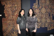 İçərişəhər Qarabağ xalçaları ilə - Yeni il gözəl əhval-ruhiyyə ilə (FOTO)