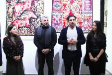 İçərişəhər Qarabağ xalçaları ilə - Yeni il gözəl əhval-ruhiyyə ilə (FOTO)