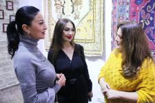 İçərişəhər Qarabağ xalçaları ilə - Yeni il gözəl əhval-ruhiyyə ilə (FOTO)