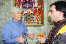 İçərişəhər Qarabağ xalçaları ilə - Yeni il gözəl əhval-ruhiyyə ilə (FOTO)