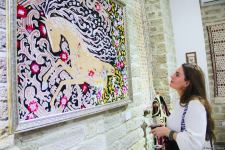 İçərişəhər Qarabağ xalçaları ilə - Yeni il gözəl əhval-ruhiyyə ilə (FOTO)