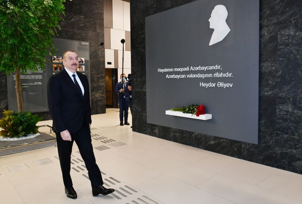 Prezident İlham Əliyev Bakıda 5 saylı DOST Mərkəzinin açılışında iştirak edib (FOTO) (YENİLƏNİB)