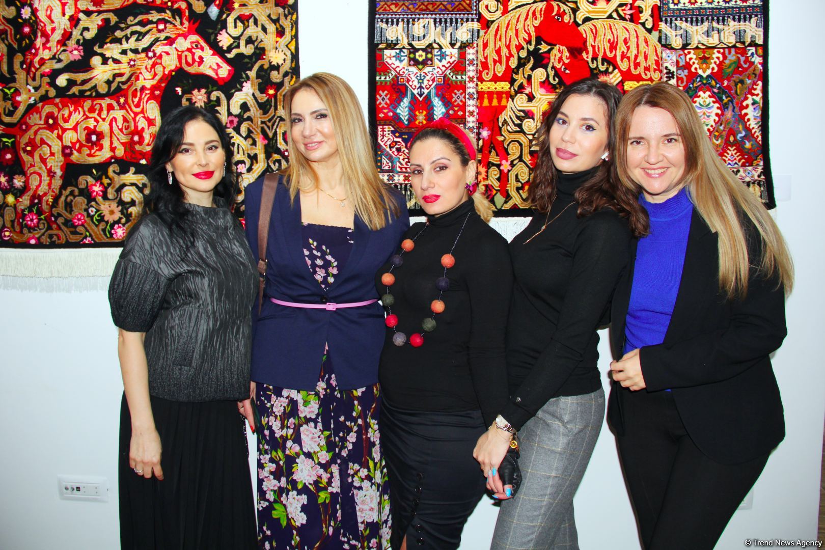 İçərişəhər Qarabağ xalçaları ilə - Yeni il gözəl əhval-ruhiyyə ilə (FOTO)