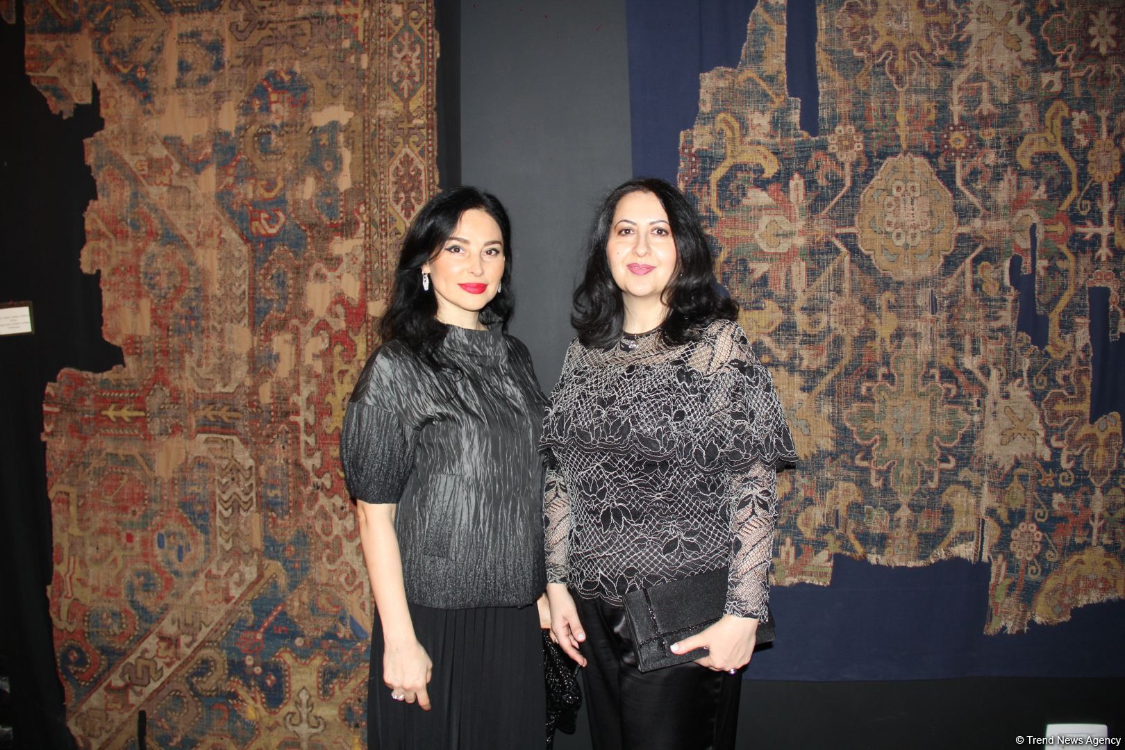 İçərişəhər Qarabağ xalçaları ilə - Yeni il gözəl əhval-ruhiyyə ilə (FOTO)