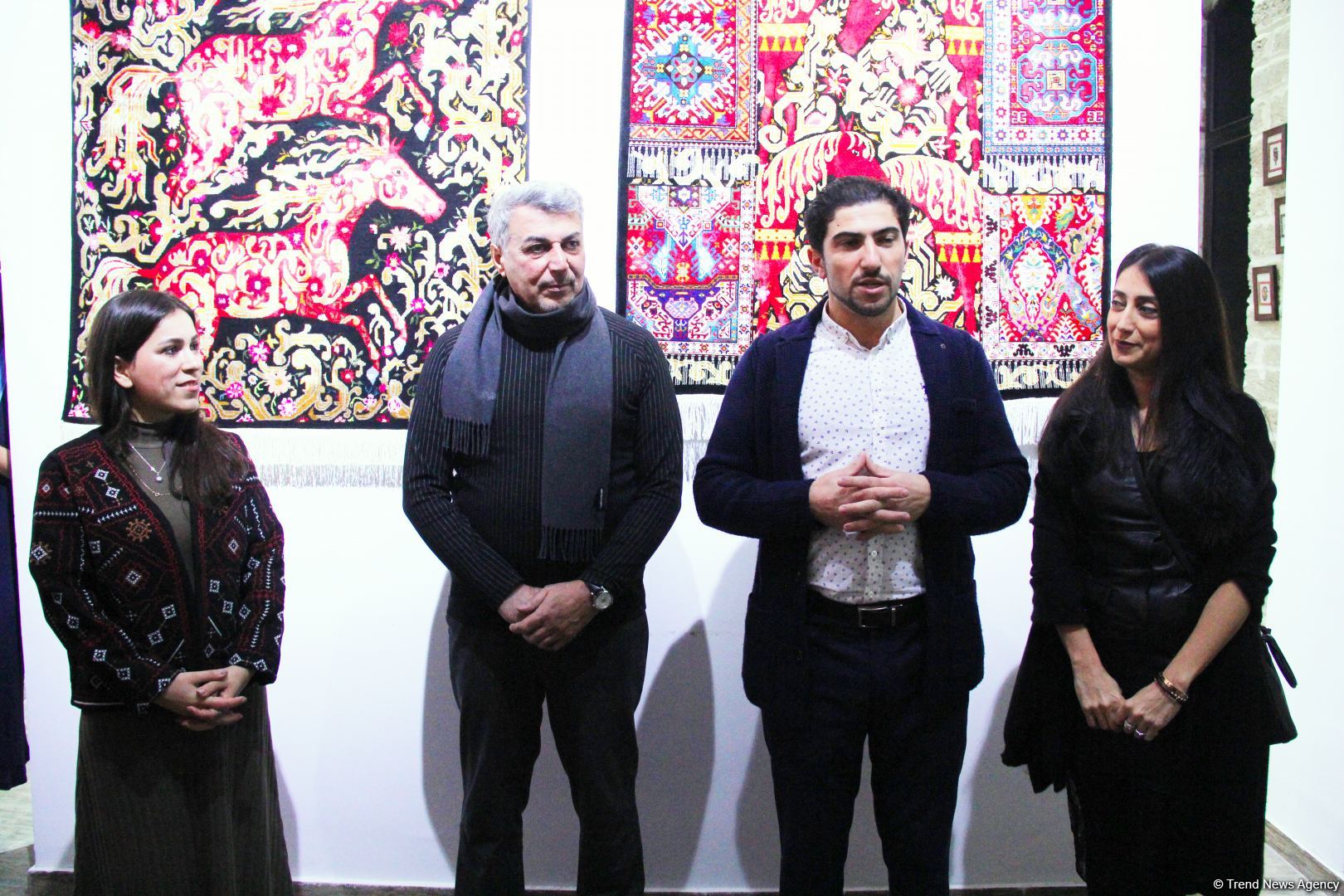 İçərişəhər Qarabağ xalçaları ilə - Yeni il gözəl əhval-ruhiyyə ilə (FOTO)