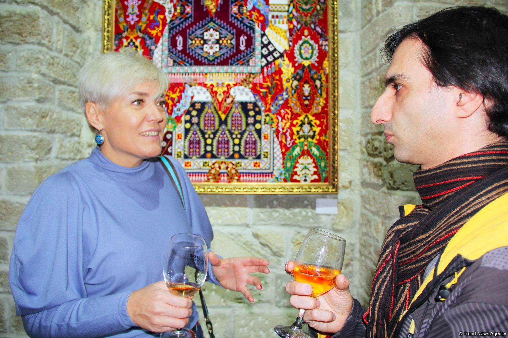 İçərişəhər Qarabağ xalçaları ilə - Yeni il gözəl əhval-ruhiyyə ilə (FOTO)