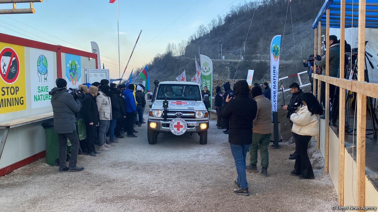 BQXK-nın daha üç avtomobili Laçın yolundan maneəsiz hərəkət edib (FOTO)