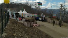 Sülhməramlılara aid təminat avtomobilləri növbəti dəfə Laçın yolundan keçib (FOTO/VİDEO)