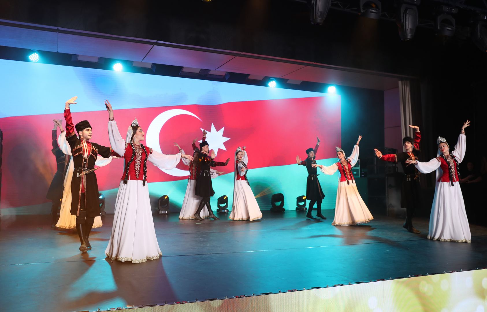 Heydər Əliyev Fondu uşaqlar üçün bayram şənliyi təşkil edib (FOTO)