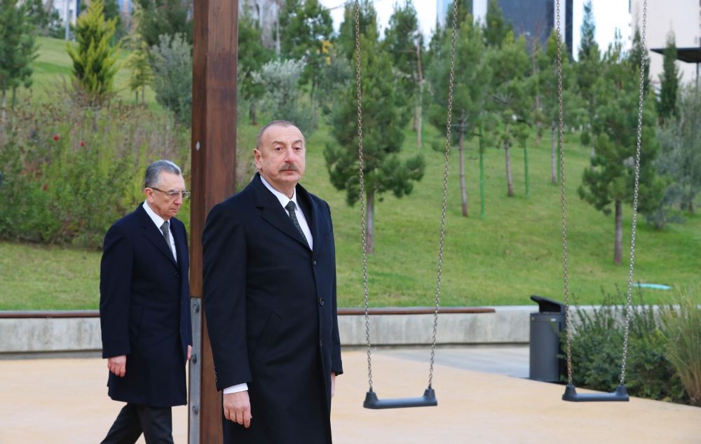 Prezident İlham Əliyev Bakıda Mərkəzi Parkın ikinci hissəsinin açılışında iştirak edib (FOTO/VİDEO) (YENİLƏNİB)