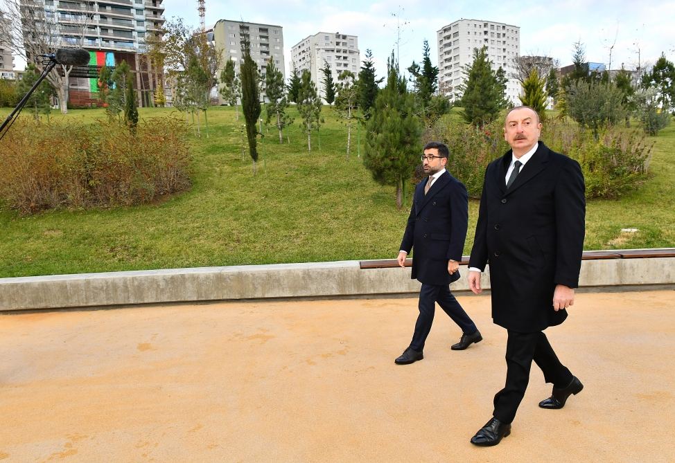 Prezident İlham Əliyev Bakıda Mərkəzi Parkın ikinci hissəsinin açılışında iştirak edib (FOTO/VİDEO) (YENİLƏNİB)