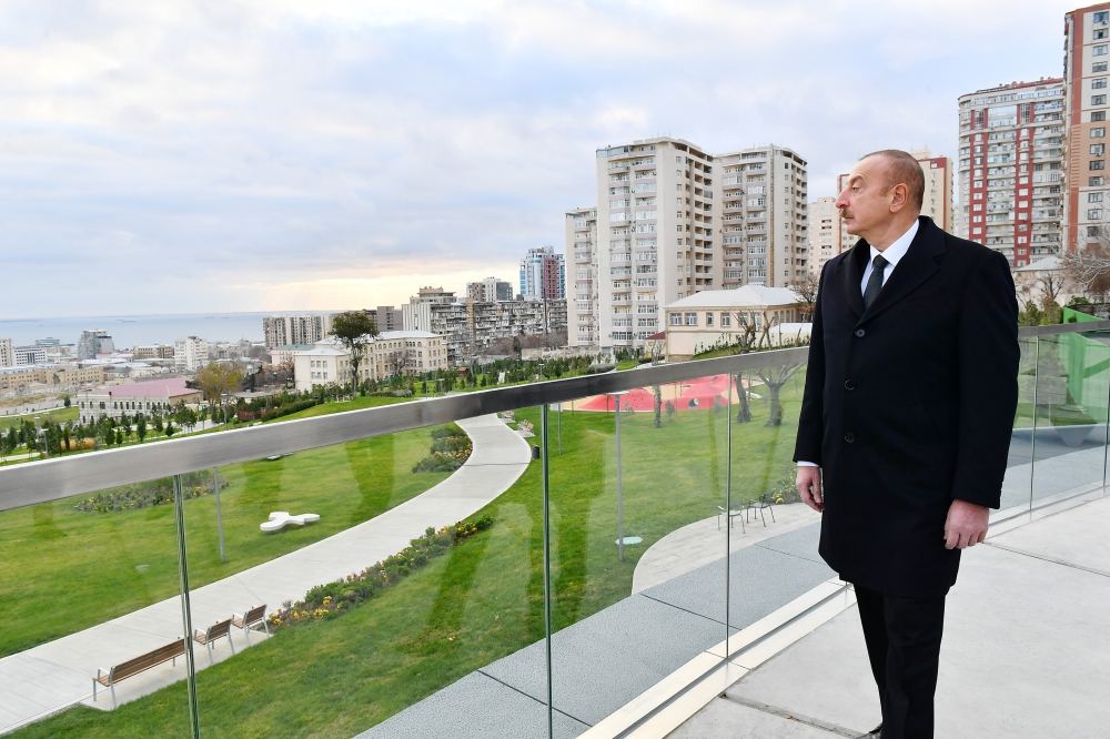 Prezident İlham Əliyev Bakıda Mərkəzi Parkın ikinci hissəsinin açılışında iştirak edib (FOTO/VİDEO) (YENİLƏNİB)