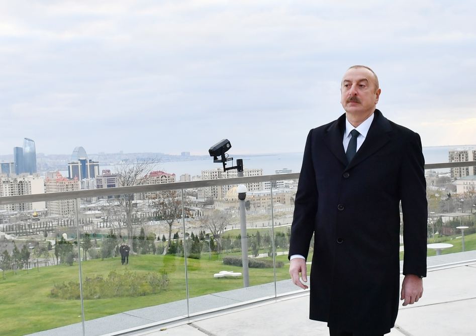 Prezident İlham Əliyev Bakıda Mərkəzi Parkın ikinci hissəsinin açılışında iştirak edib (FOTO/VİDEO) (YENİLƏNİB)