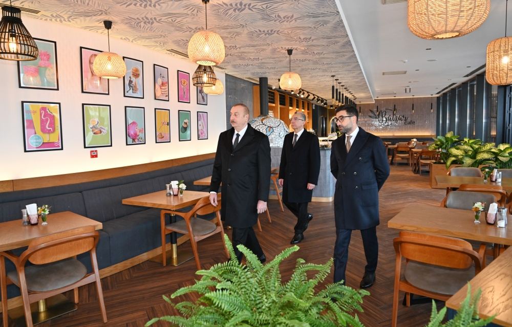 Prezident İlham Əliyev Bakıda Mərkəzi Parkın ikinci hissəsinin açılışında iştirak edib (FOTO/VİDEO) (YENİLƏNİB)
