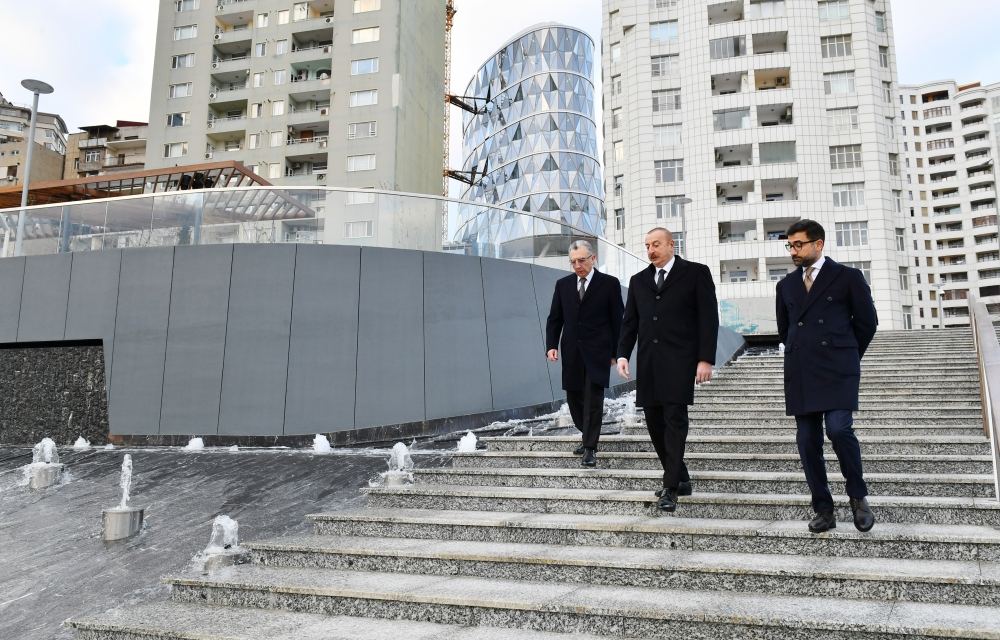 Prezident İlham Əliyev Bakıda Mərkəzi Parkın ikinci hissəsinin açılışında iştirak edib (FOTO/VİDEO) (YENİLƏNİB)