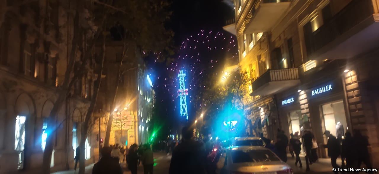 Bakı 2023-cü ili möhtəşəm atəşfəşanlıqla qarşıladı (FOTO)