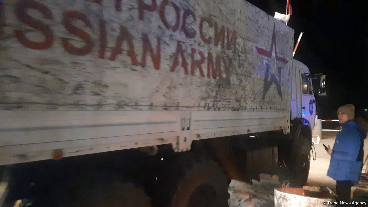 Sülhməramlılara aid avtomobillər Laçın yolundan maneəsiz keçib (FOTO/VİDEO)