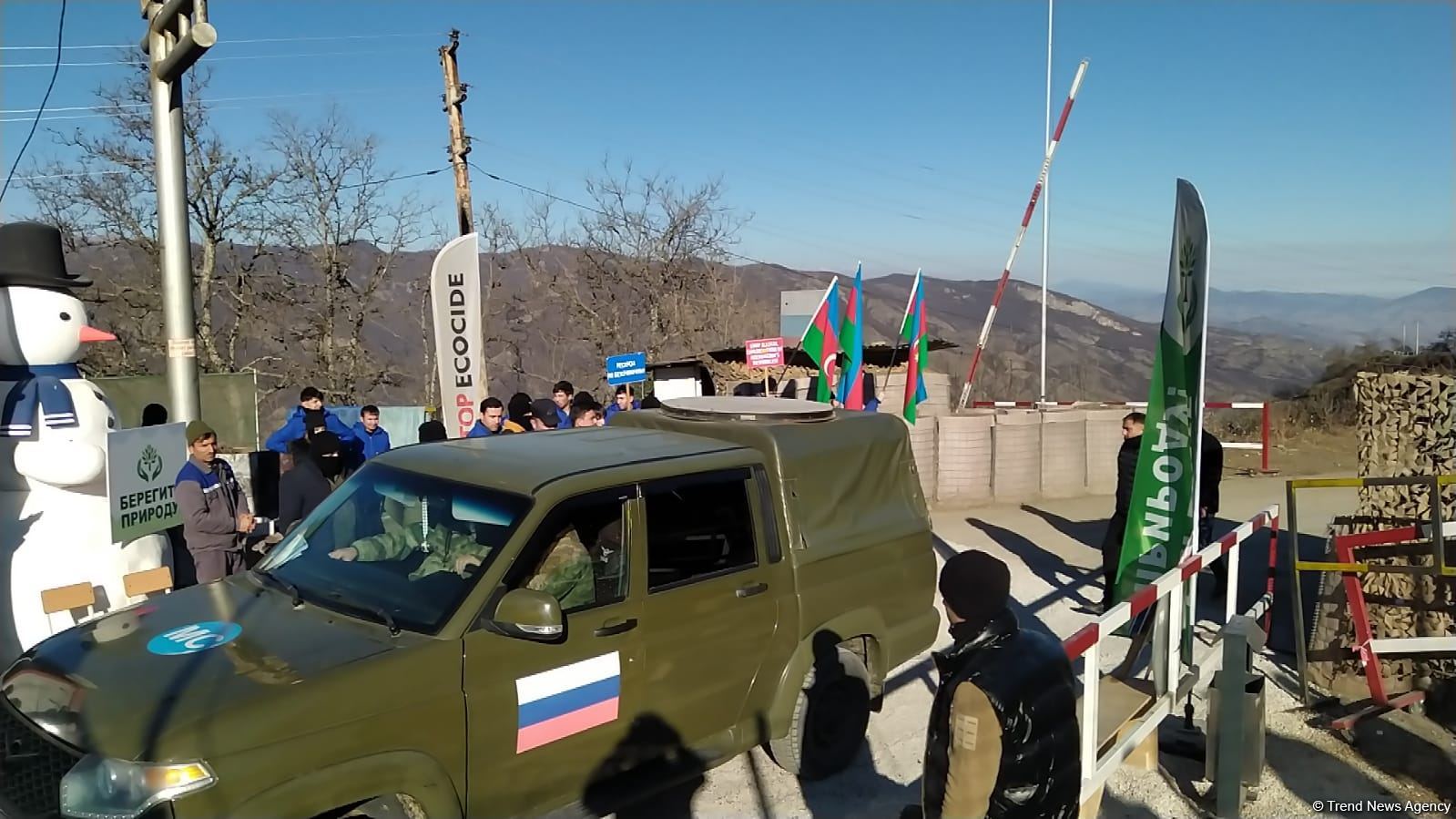 Sülhməramlılara aid daha bir minik maşını Laçın yolundan keçib (FOTO/VİDEO)