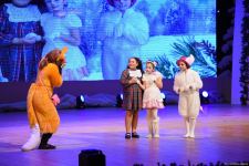 Heydər Əliyev Sarayında uşaqlar üçün tamaşa keçirilib (FOTO/VİDEO)